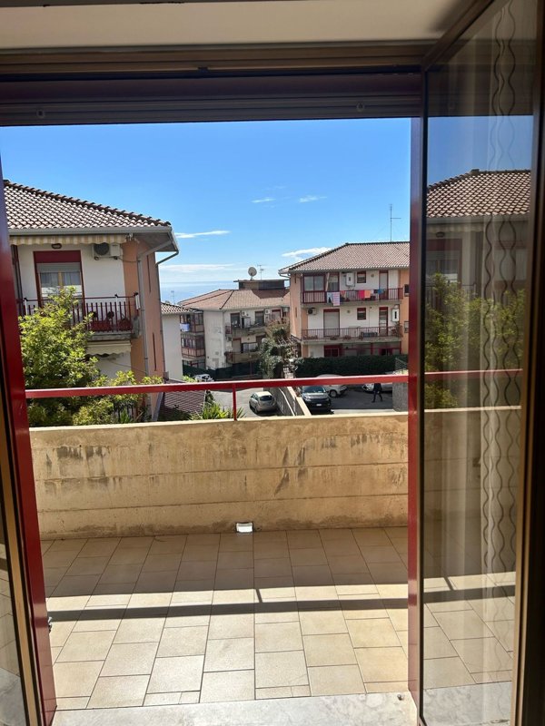 appartamento in vendita ad Aci Castello in zona Ficarazzi