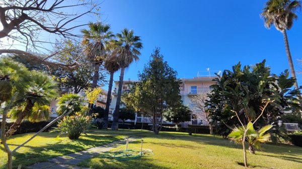 appartamento in vendita ad Aci Castello