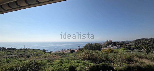 appartamento in vendita ad Aci Castello