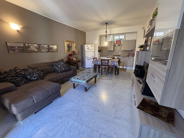 appartamento in vendita ad Aci Castello