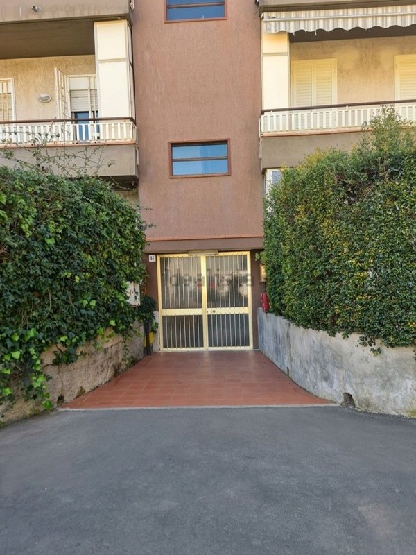 appartamento in vendita ad Aci Castello