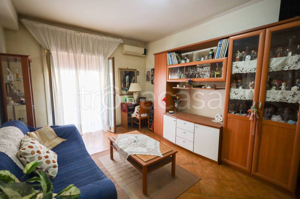appartamento in vendita ad Aci Castello in zona Ficarazzi