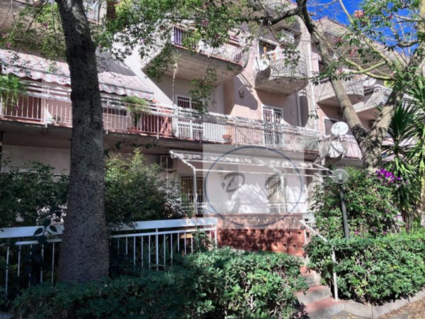 appartamento in vendita ad Aci Castello