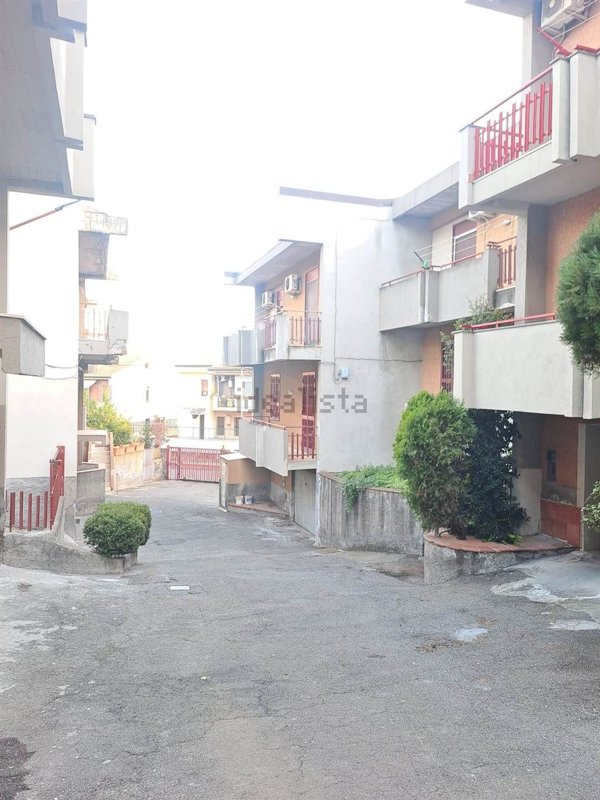 appartamento in vendita ad Aci Castello in zona Ficarazzi
