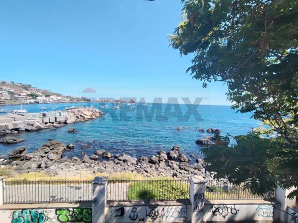 casa indipendente in vendita ad Aci Castello