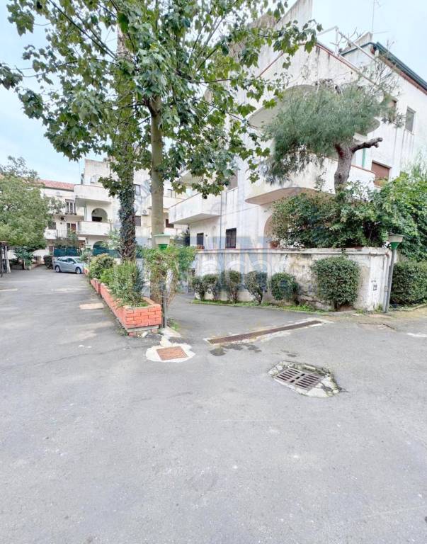 appartamento in vendita ad Aci Castello