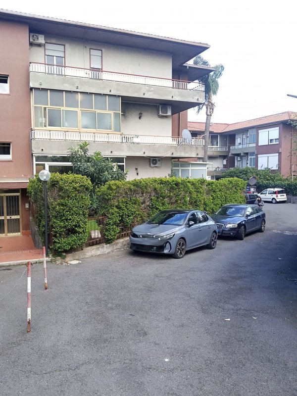 appartamento in vendita ad Aci Castello