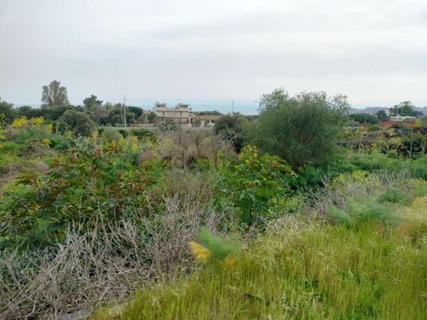 terreno edificabile in vendita ad Aci Castello in zona Cannizzaro
