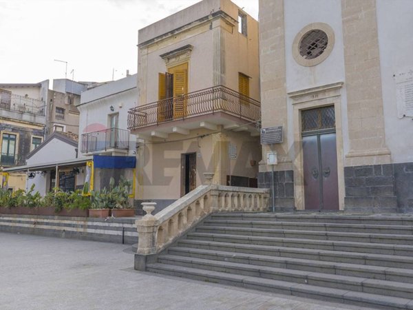 casa indipendente in vendita ad Aci Castello