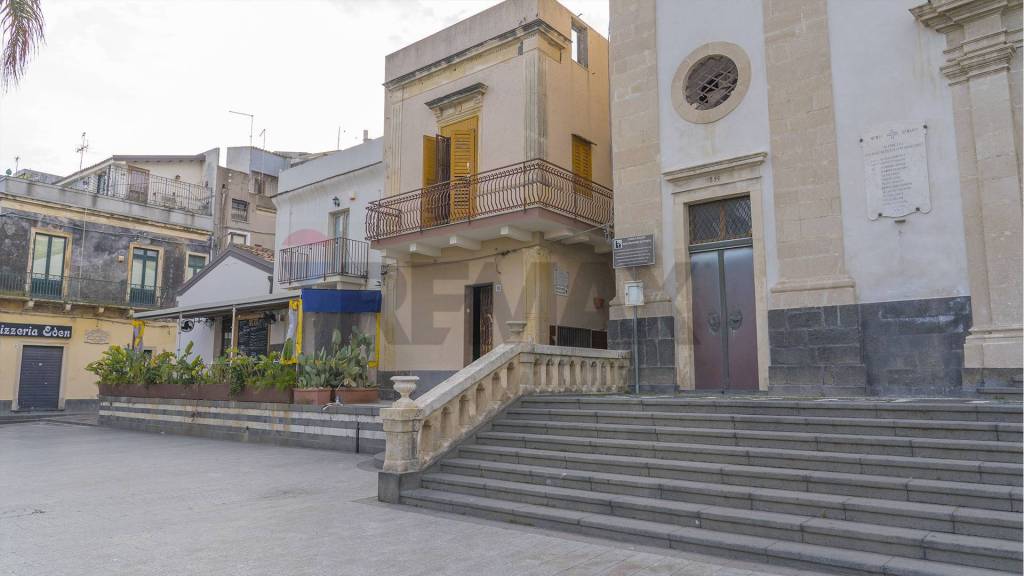 casa indipendente in vendita ad Aci Castello in zona Aci Trezza