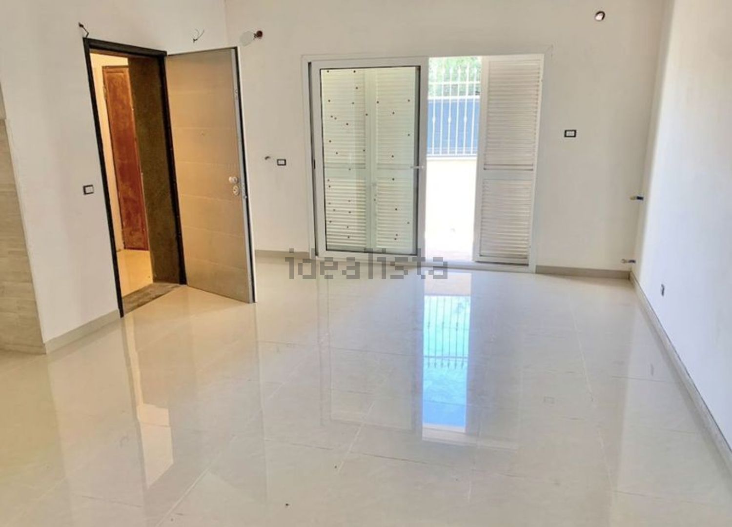 appartamento in vendita ad Aci Castello