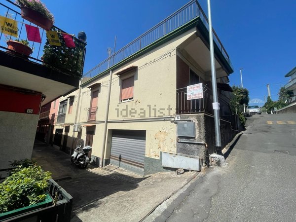 appartamento in vendita ad Aci Castello in zona Aci Trezza