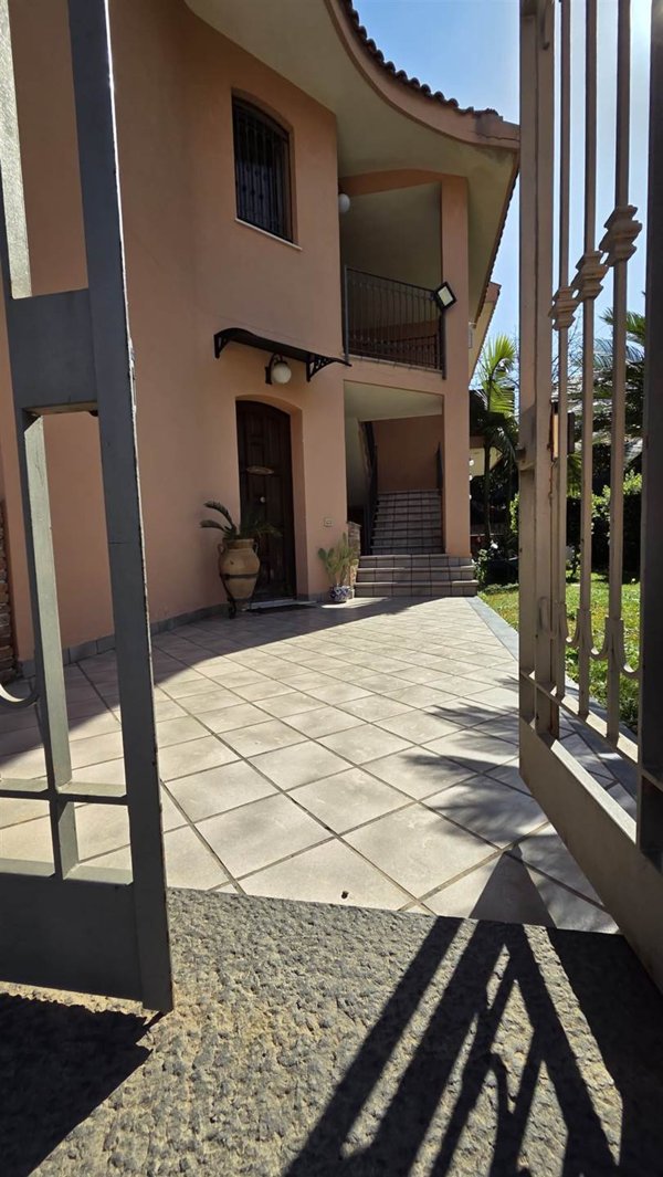 appartamento in vendita ad Aci Castello