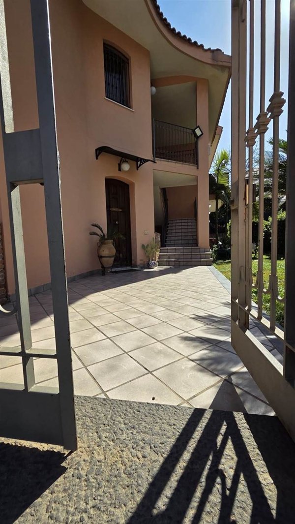 appartamento in vendita ad Aci Castello