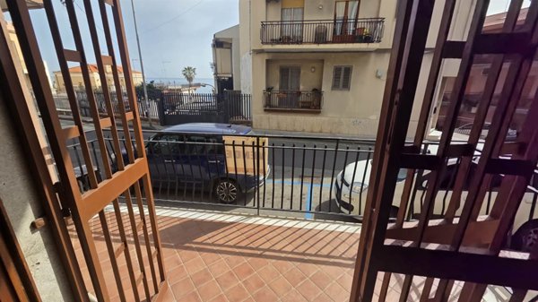 appartamento in vendita ad Aci Castello