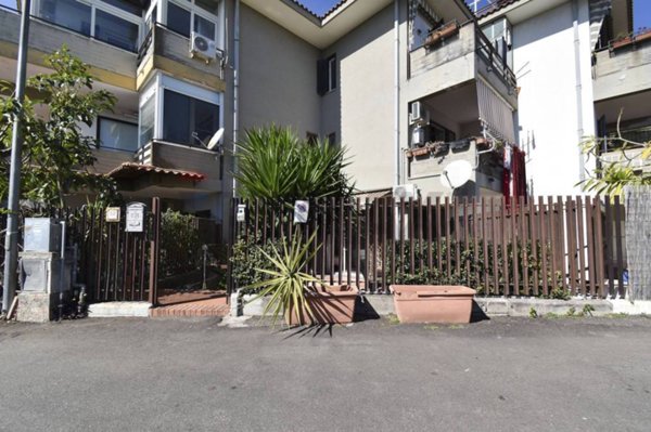 appartamento in vendita ad Aci Castello