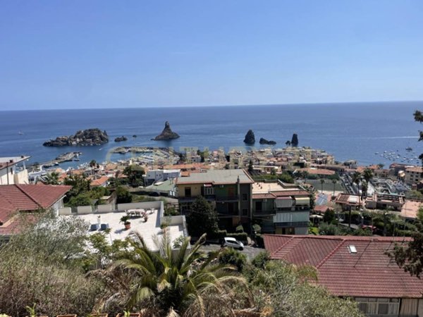 casa indipendente in vendita ad Aci Castello