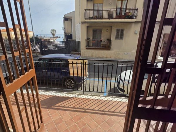 appartamento in vendita ad Aci Castello