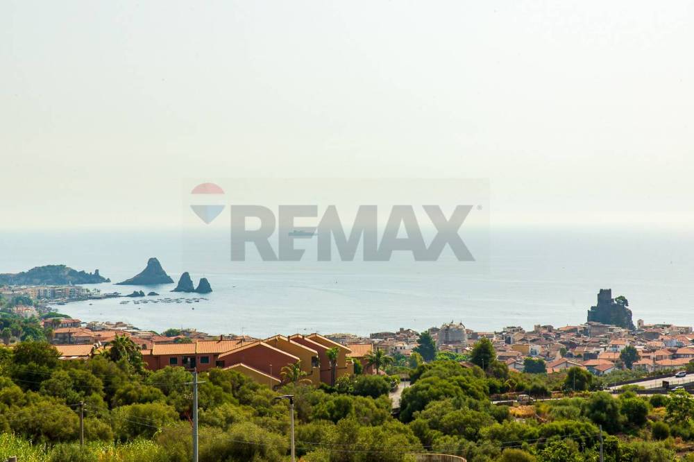 appartamento in vendita ad Aci Castello