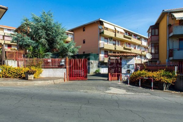appartamento in vendita ad Aci Castello in zona Ficarazzi