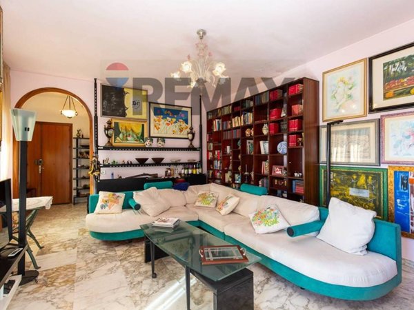 appartamento in vendita ad Aci Castello