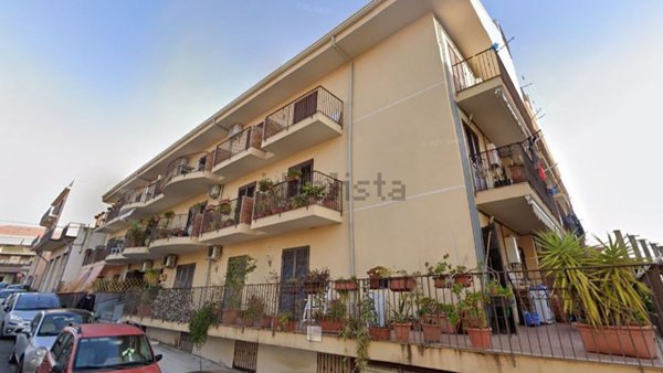 appartamento in vendita ad Aci Castello