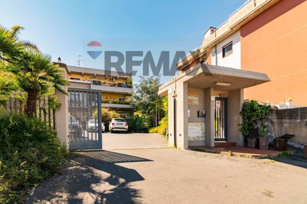 appartamento in vendita ad Aci Castello in zona Ficarazzi