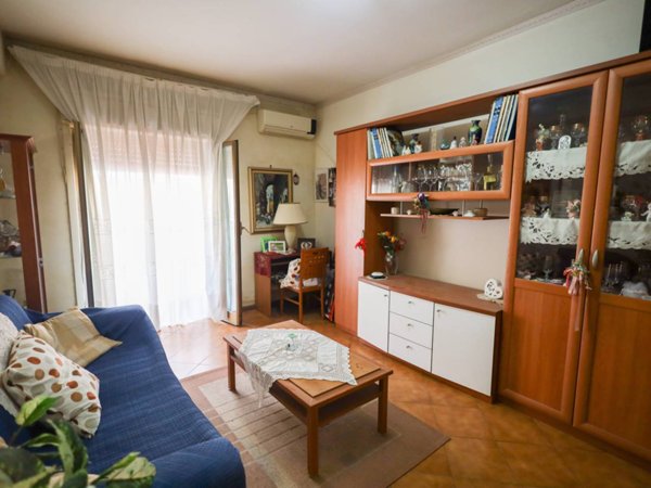 appartamento in vendita ad Aci Castello in zona Ficarazzi