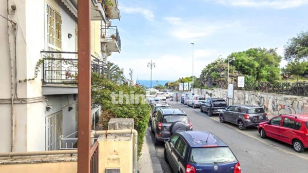 appartamento in vendita ad Aci Castello