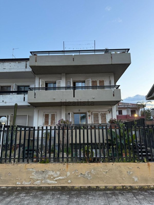 casa indipendente in vendita ad Aci Castello