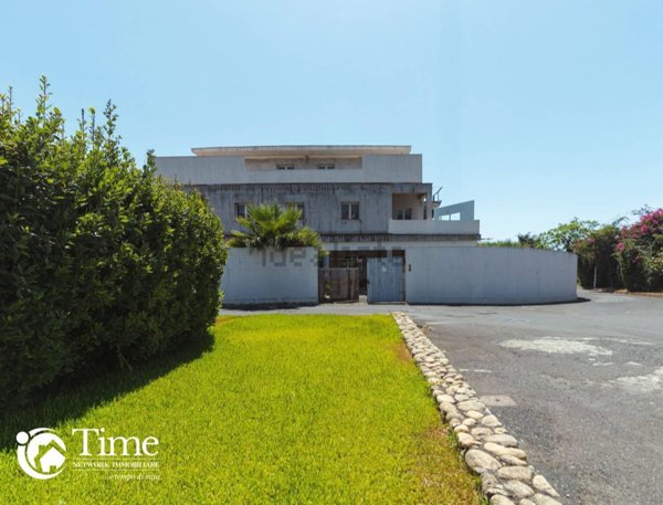 villa in vendita ad Aci Castello in zona Ficarazzi