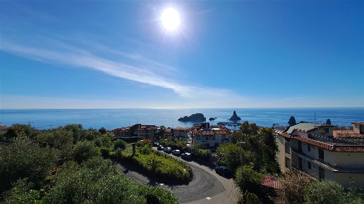 appartamento in vendita ad Aci Castello in zona Aci Trezza