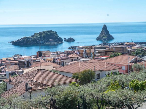 appartamento in vendita ad Aci Castello