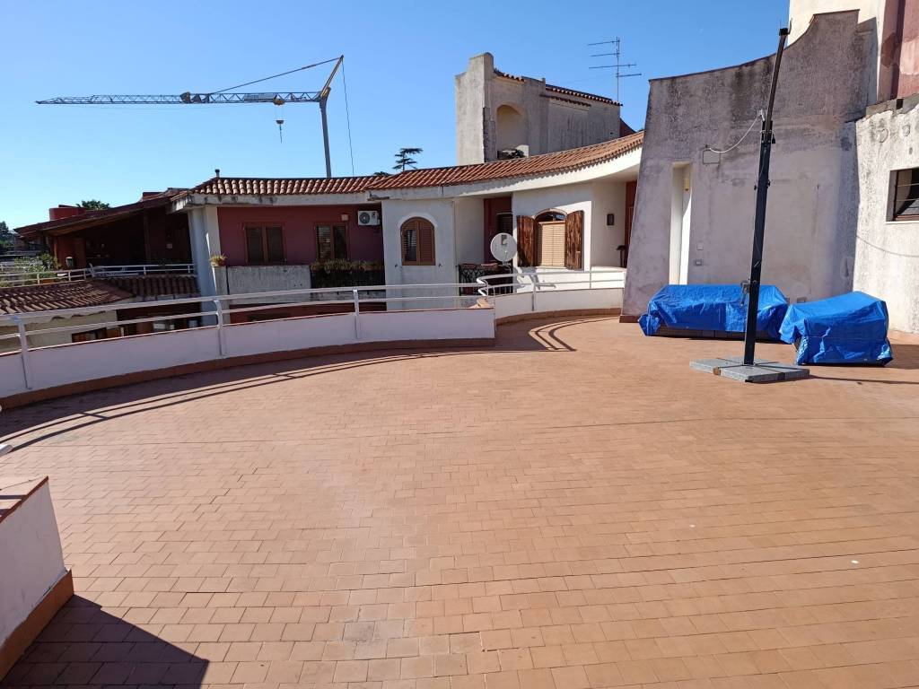 appartamento in vendita ad Aci Castello