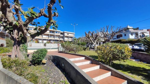 villa in vendita ad Aci Castello