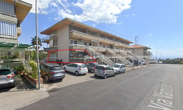 appartamento in vendita ad Aci Castello