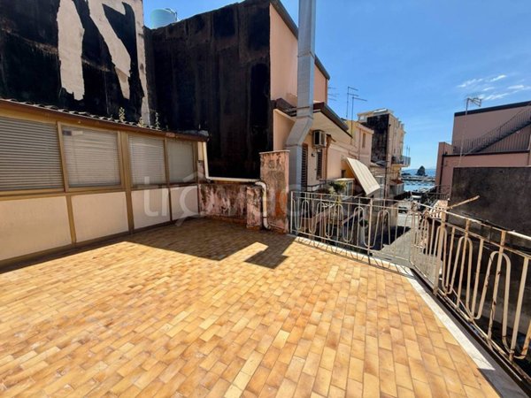 appartamento in vendita ad Aci Castello in zona Aci Trezza