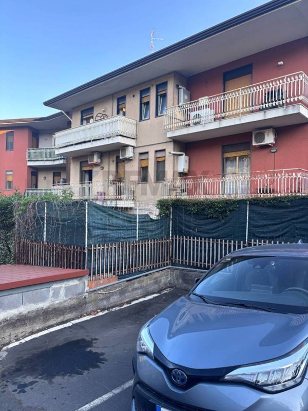 appartamento in vendita ad Aci Castello in zona Ficarazzi