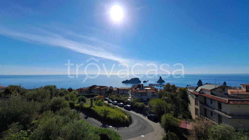 appartamento in vendita ad Aci Castello in zona Aci Trezza