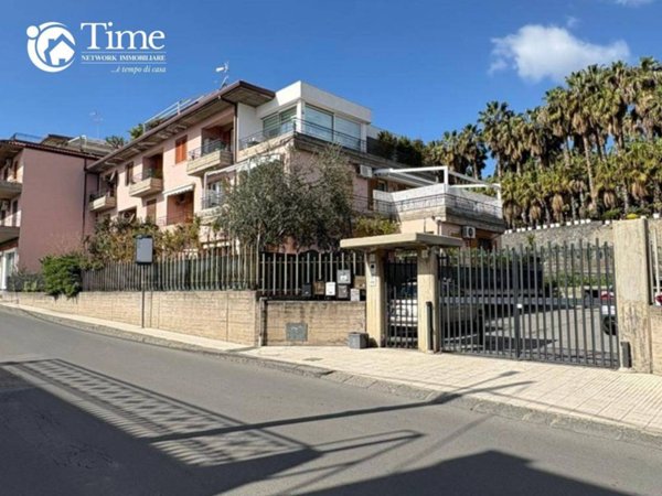 villa in vendita ad Aci Castello