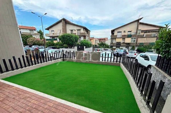 appartamento in vendita ad Aci Castello