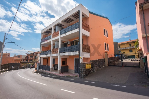 appartamento in vendita ad Aci Castello
