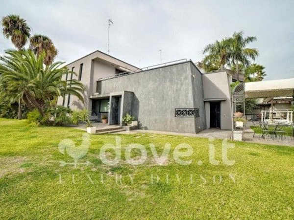 casa indipendente in vendita ad Aci Castello in zona Aci Trezza