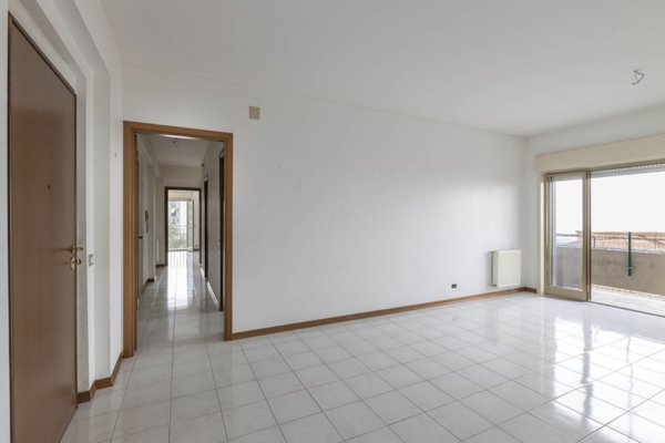 appartamento in vendita ad Aci Castello