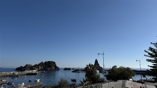 casa indipendente in vendita ad Aci Castello