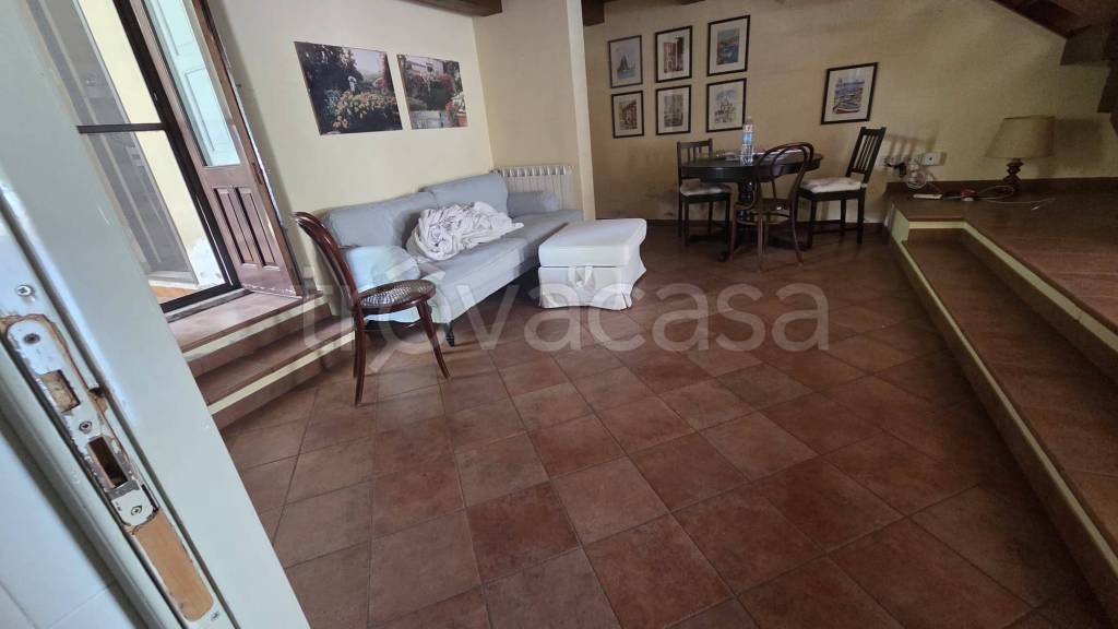 appartamento in vendita ad Aci Castello