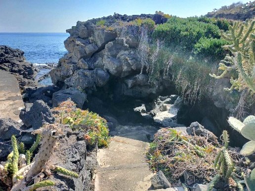 casa indipendente in vendita ad Aci Castello
