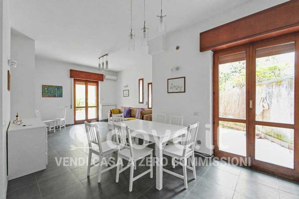 appartamento in vendita ad Aci Castello in zona Aci Trezza