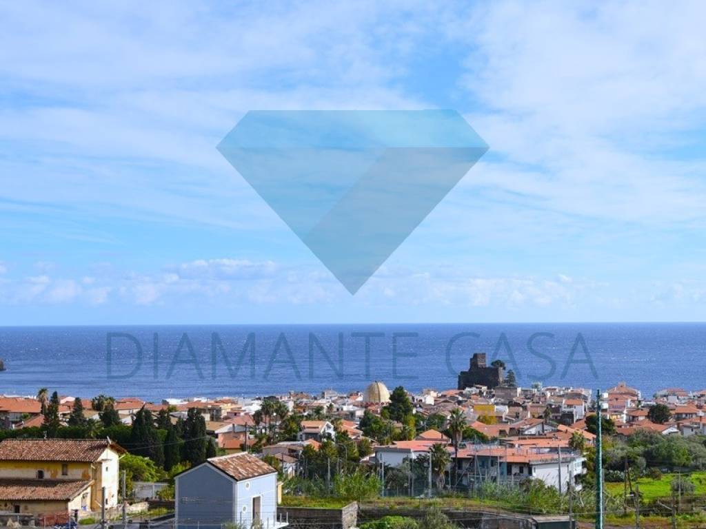 appartamento in vendita ad Aci Castello