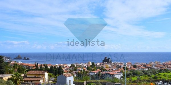 appartamento in vendita ad Aci Castello